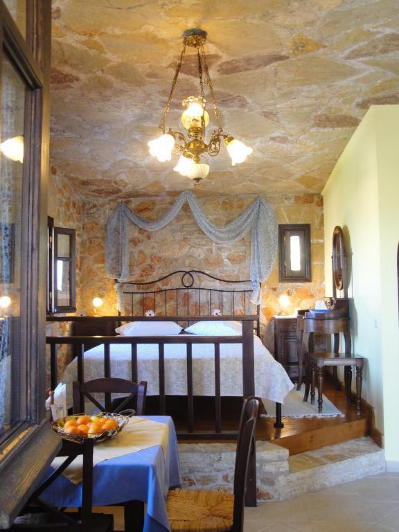 Klymeni Traditional Homes Apartment