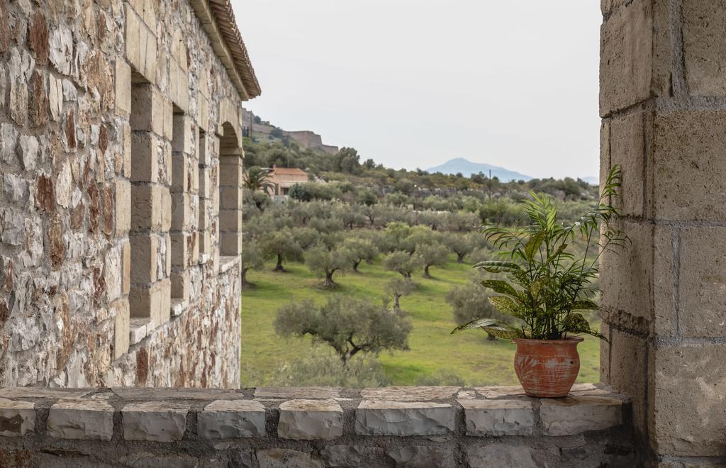 Apartment Klymeni Traditional Homes