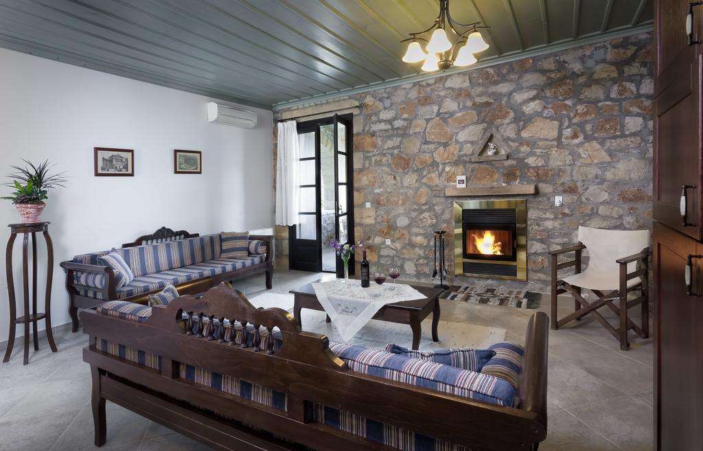 Apartment Klymeni Traditional Homes *