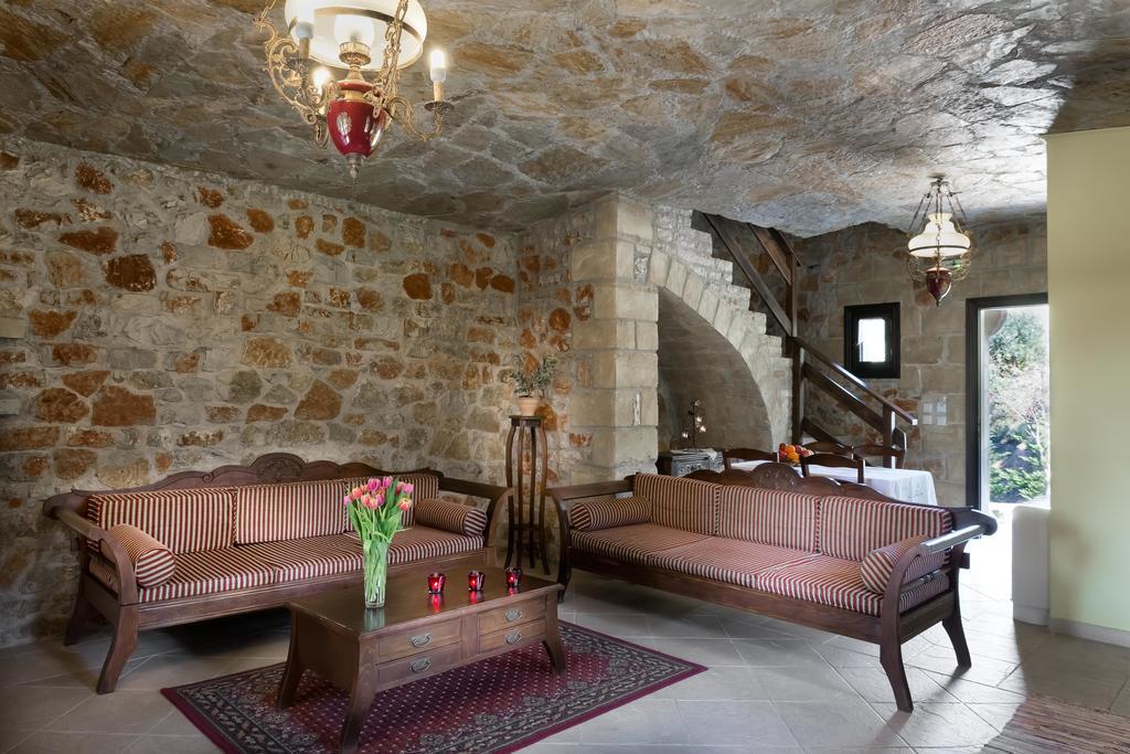 Apartment Klymeni Traditional Homes *