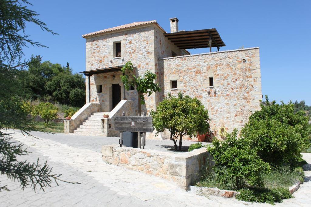Klymeni Traditional Homes Apartment *